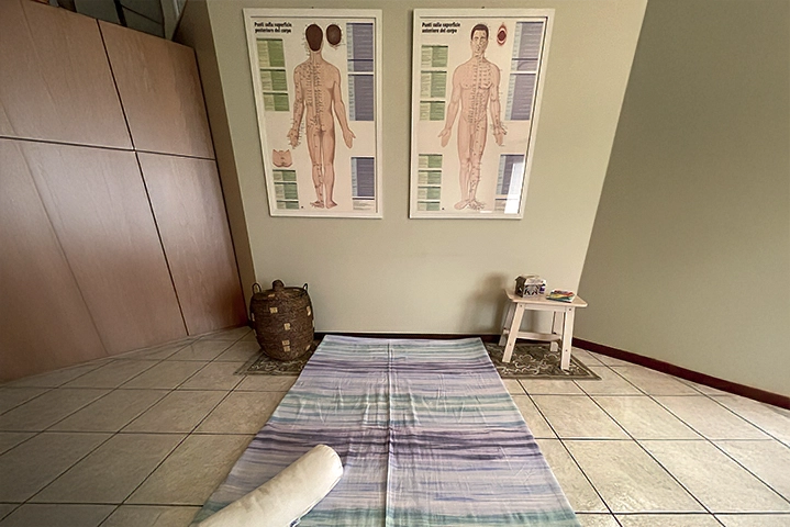 Area dedicata al trattamento Shiatsu con futon a terra