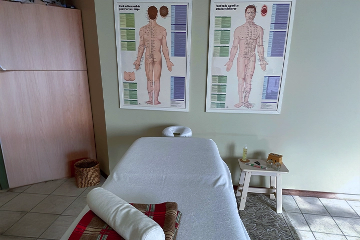 Lettino da trattamento per massaggio Tuina della Medicina Tradizionale Cinese